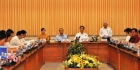 Chủ tịch UBND TPHCM Lê Hoàng Quân báo cáo với Thủ tướng Nguyễn Tấn Dũng về tình hình kinh tế-xã hội thành phố năm 2013 và kế hoạch năm 2014.